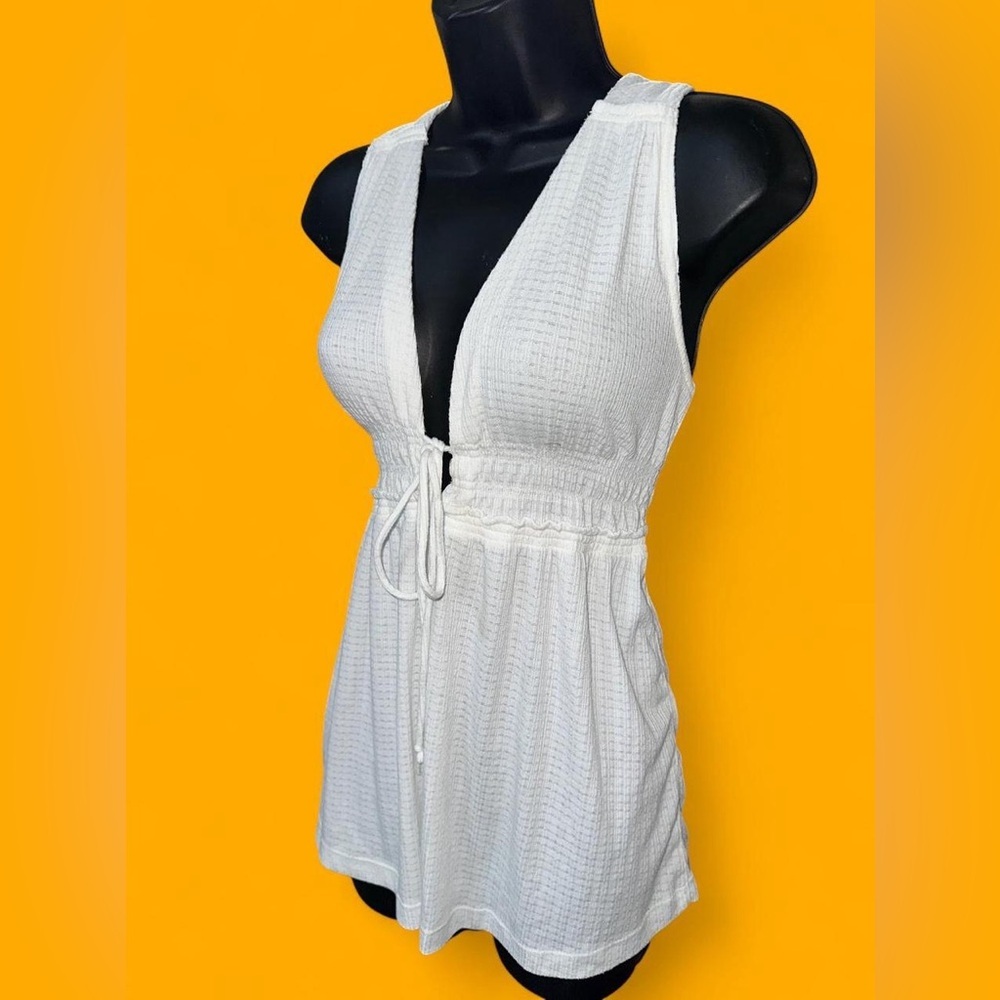 Free People White Plunging tank top with adjustable tie front - Picture 2 of 5